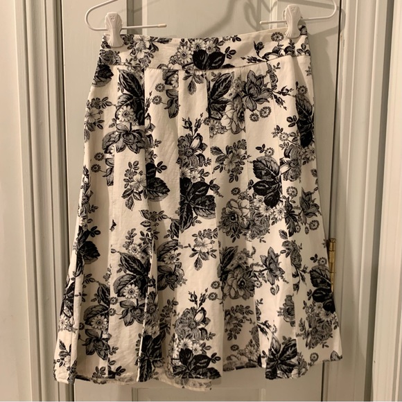 Ann Taylor Loft Pleated Floral Skirt - Picture 1 of 3